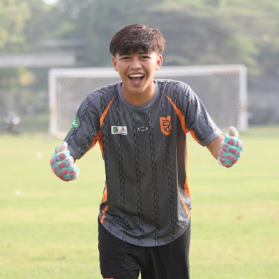 Dennis Awan